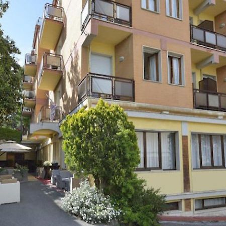 Hotel Attico Chianciano Terme Exteriör bild