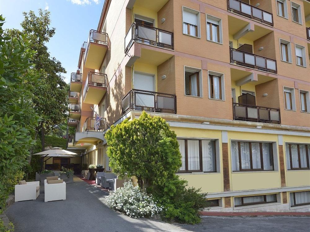 Hotel Attico Chianciano Terme Exteriör bild